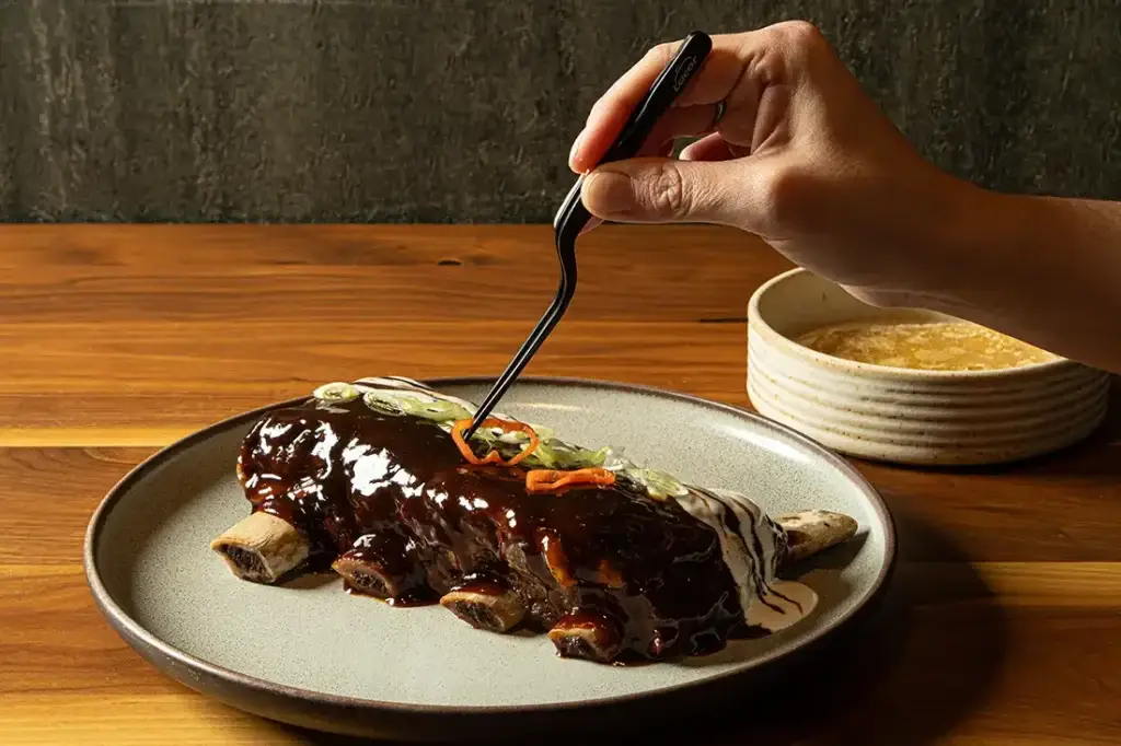 Costilla de vaca asada y lacada